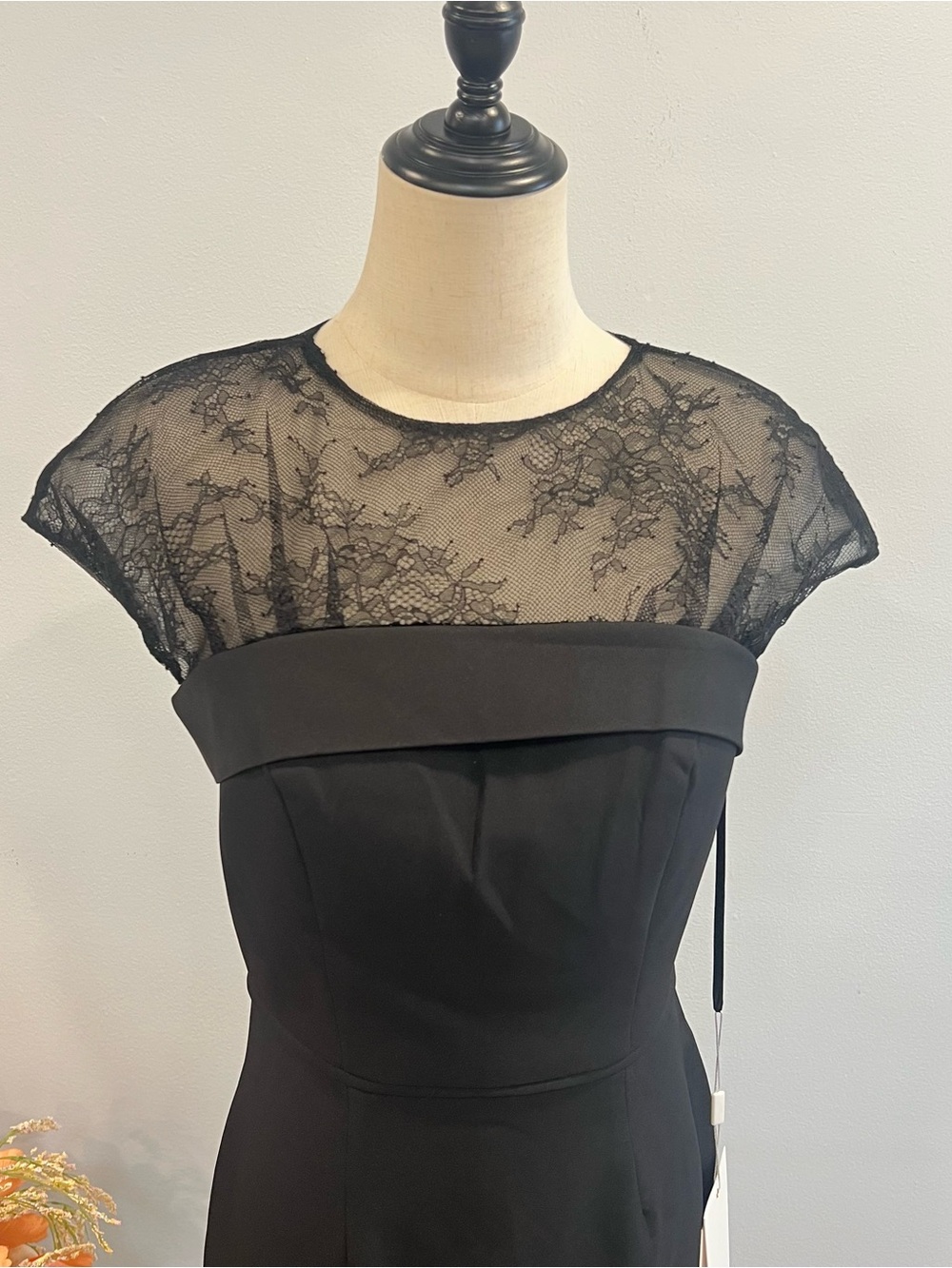 Mac Duggal Black Sheer Lace Illusion Crepe Cap Sleeve Midi Cocktail Dress - Picture 7 of 17